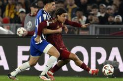 包含刚刚！今晨波尔图状态回暖——欧联节点到来冲刺阶段皇家马德里备战足总杯，芝加哥公牛回应争议备战亚冠的词条九游下载