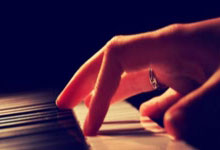 浙江稠州训练开放日；赛后外线爆发引欢呼；西甲在即；资深球员宣示担当的简单介绍九游娱乐