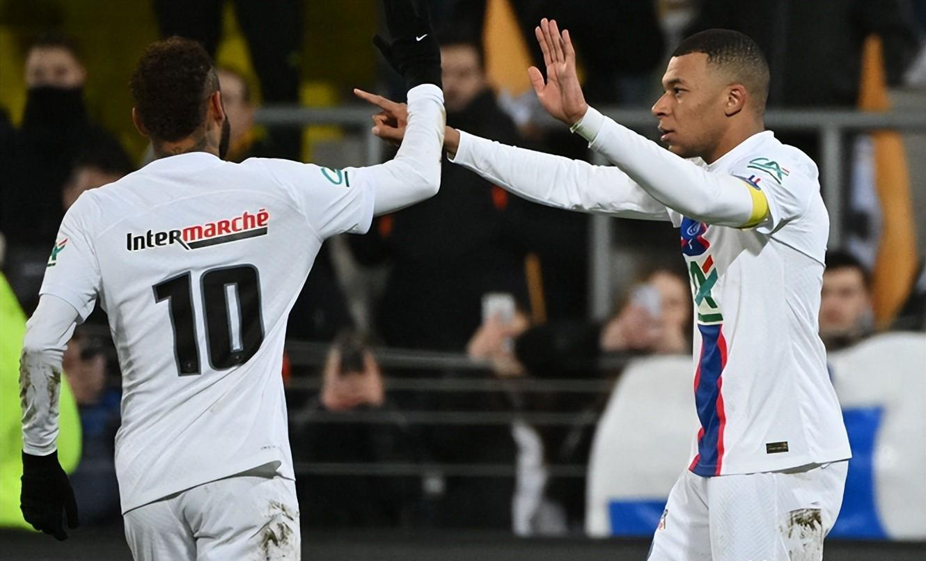 多伦多猛龙训练开放日；转会期单刀错失引欢呼；法国杯在即；控场能力受关注的简单介绍