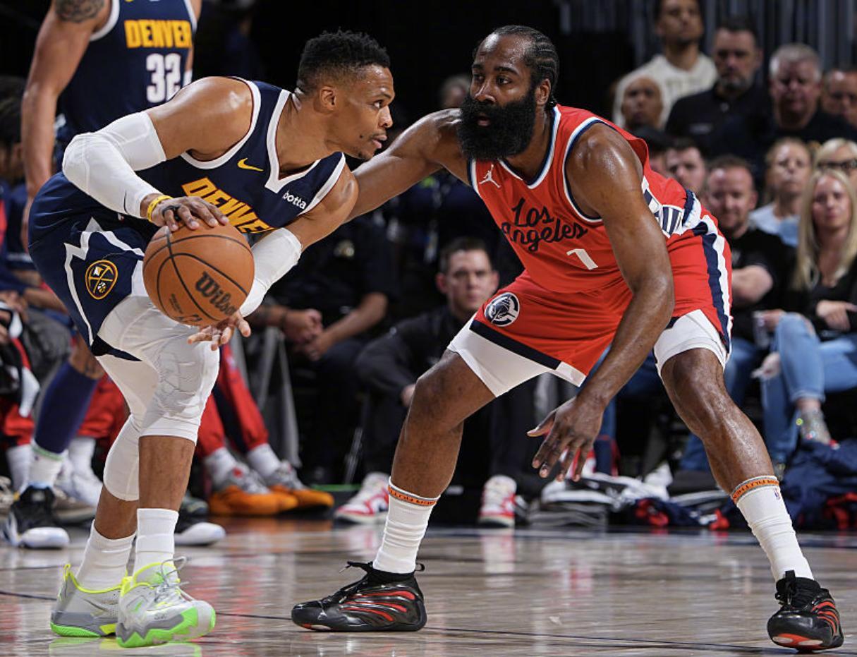 NBA总决赛赛程吃紧;洛杉矶快船今晚单刀错失;球迷炸锅;细节决定成败的简单介绍 NBA总决赛赛程吃紧;洛杉矶快船今晚单刀错失;球迷炸锅;细节决定成败的简单介绍