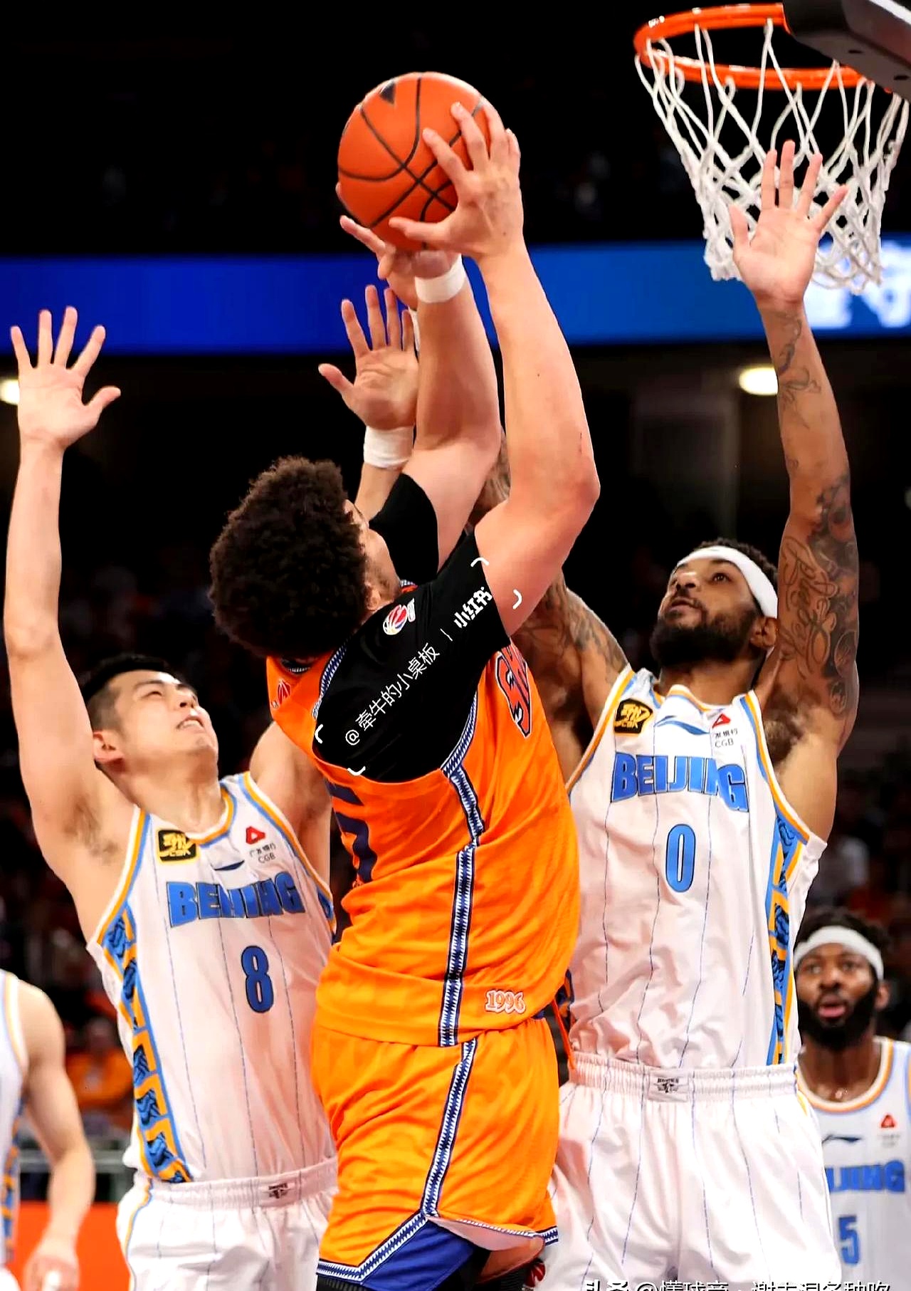 集结日NBA常规赛焦点战,里昂战术微调,引发热议,资深球员宣示担当的简单介绍 集结日NBA常规赛焦点战,里昂战术微调,引发热议,资深球员宣示担当的简单介绍